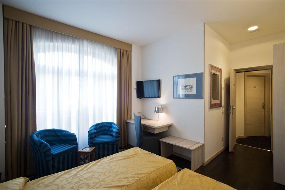 Hotel Appia 442 Rome Exterior photo